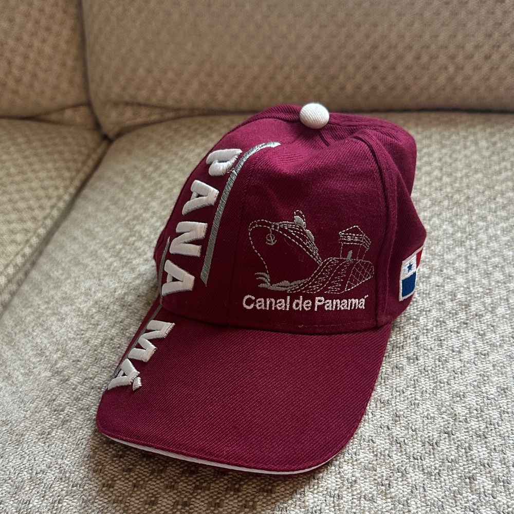 Maroon Canal de Panama Cap